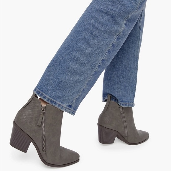 JustFab Shoes - NWOT! JustFab Carlee Gray Booties in Size 10 Wide
